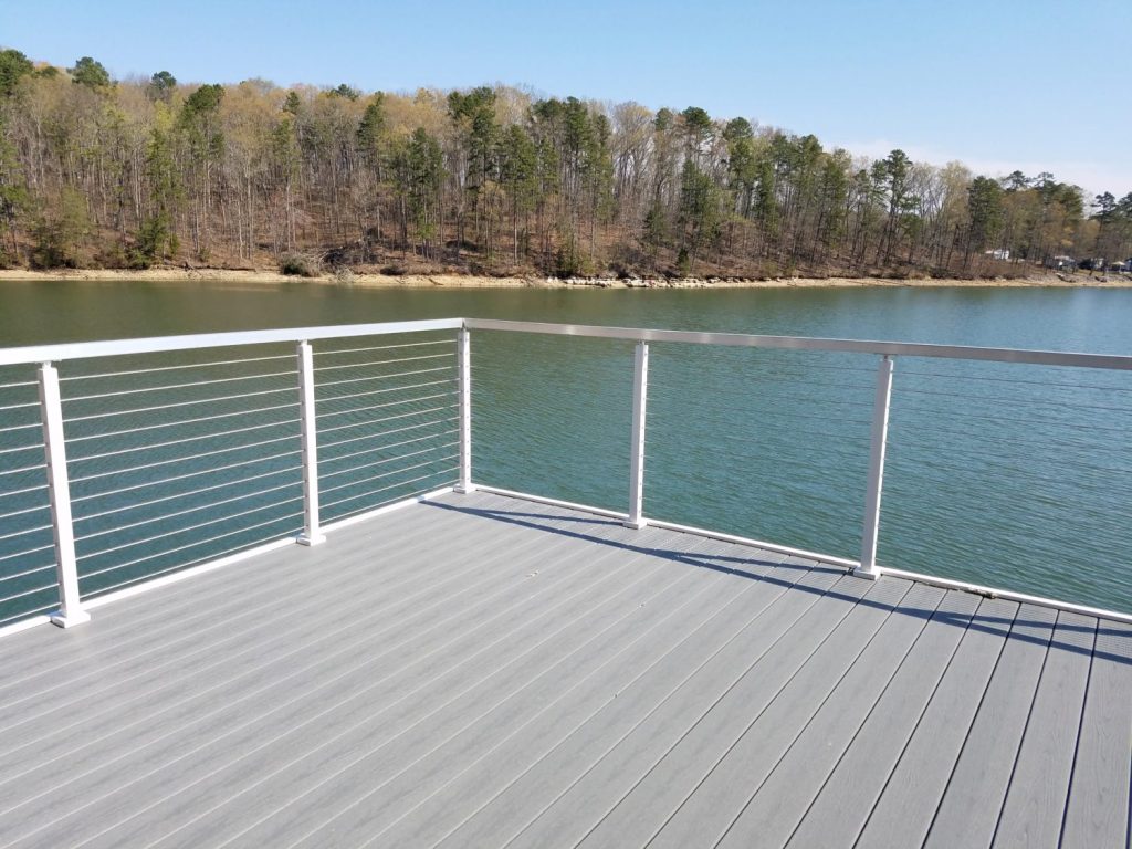 Stainless steel cable railing for decks