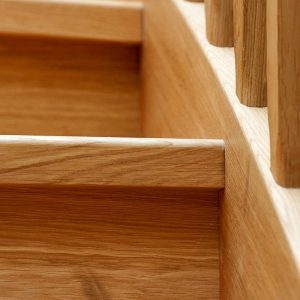 Using natural touches create beautiful stairs..